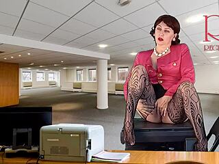 Naked Secretary Seduces Boss, Shows Pussy And Masturbates