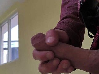 Dick Flash Gran Carga De Semen Arriesgando A Que Mis Vecinas Me Veán En Las Escaleras