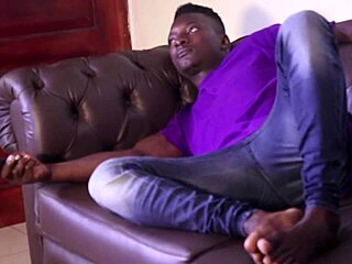 An Adulterin Couple Is Fucked By Foreigners Who Came To Shelter During The Rain