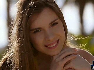 Kate Chromia STRIPS OUTDOOR, SHOWING HER TITS!