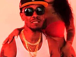 वो लंड को पॉप्सिकल की तरह चूसती रफ चुदाई में