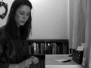 SEXY PSYCHO GIRL BATHING IN THE SHOWER