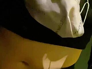 i chat with aprilbigass showing her big ass for 11 minutes