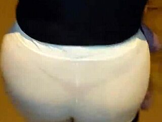 madura venezolana milf culona en hilo rojo?