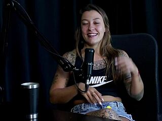 Flor de Damiana wants to fuck two bi men