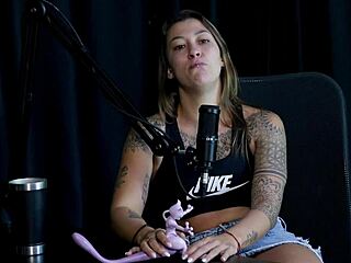 Flor de Damiana wants to fuck two bi men