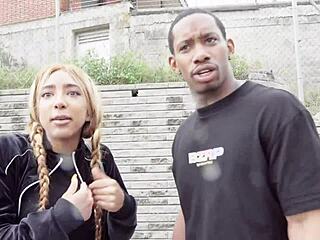 Chica Cachonda Va Por La Calle Pidiendo Pollas Parte 2