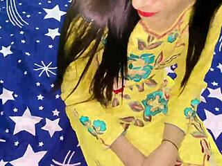 पंजाबी आंटी होस्टल में बिग कॉक फक चाहती है?