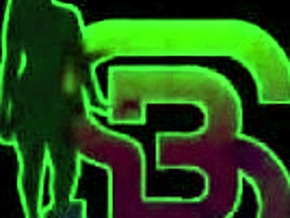 Does the goiânia slut give it up in the square before sucking huge cock?