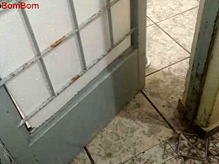 Did Delivery Guy Get Lucky Fucking Sexy Client?