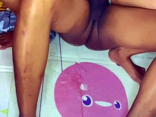 Ritual memandikan kontol dengan air susu langsung dari sumbernya