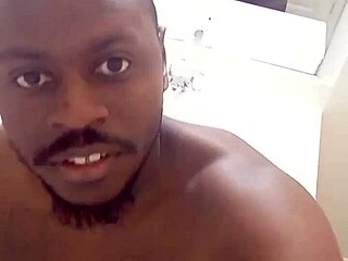 Solo Girl Masturbates in Front of Mirror for Orgasmic Selfie