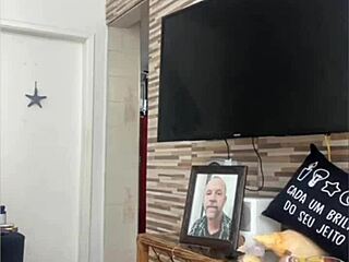 i am cleaning the house. with my pussy cracking open wide 😏