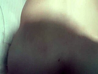 Le lleno la panocha de semen y le encanta