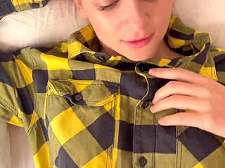 My stepsister likes it when i fuck her in the morning