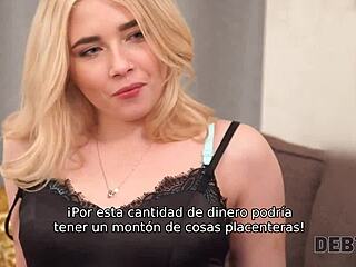 Debt4k la peluquera rubia folla para comprar muebles.