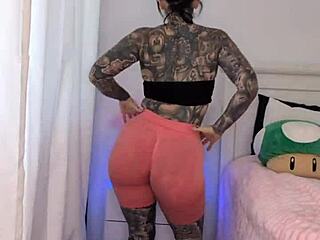 melody radford says, 'trying on these gym tights, look at my ass and big tits'