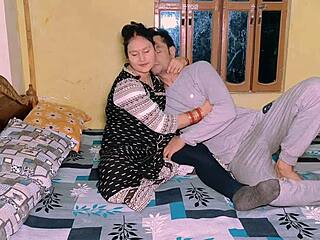 babe discusses her mother to gain more pleasure