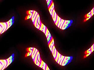 garota g�tica curvil�nea faz garganta profunda e buceta fodida com for�a 😈