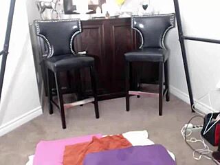 Maxine X dildo fucks her big pussy 😍