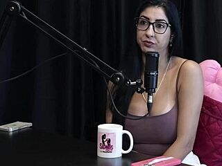 renatinha melo feels lonely, shows her beautiful body in lingerie