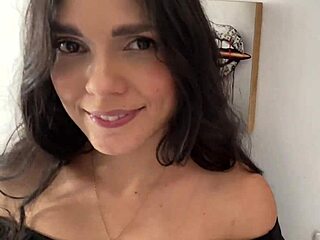 Hot Neighbor Sits on Me While Learning Free Fire