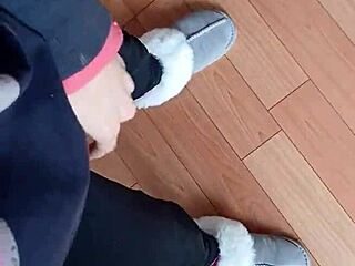 Lesbian colleagues masturbate riskily in office