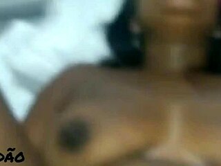 Enchendo O Cu Da Puta De Porra