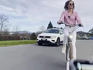 miss daisy diamond shares her bike adventures