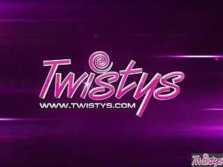 Hot Tub Hottie Masturbates in Pool