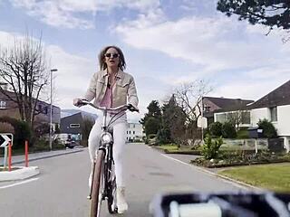 miss daisy diamond shares her bike adventures