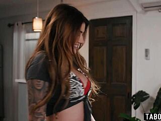 Inexperienced Lesbian Gal Ritchie Learns From Adria Rae!