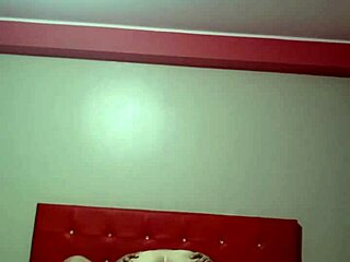 Un rico casero candyboom dispuesta a ayudar a su compañero de estudios pero terminó hundiéndole la polla en poses deliciosas