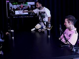 Oh man, Morena Gostosa Alice Vasconcelos sensualizes in striptease showing her big beautiful peitos after chatting about turning bisexual.