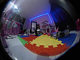 Oso de Peluche con Camara Oculta No Puedo Creer Lo Que Hace Mi Hermana Cuando Esta Sola en Su Cuarto