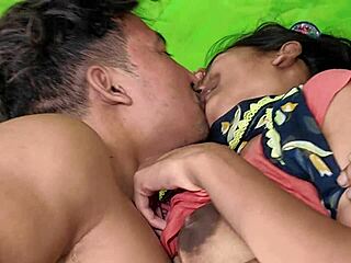 Sistya brings sex and passion in the middle of the night. Amateur couple enjoys deepthroat, anal, and squirting together.