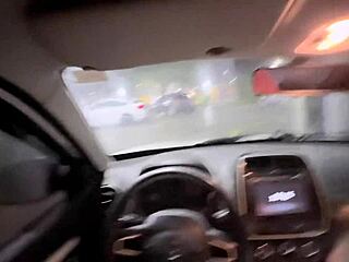 Casal spots a spot on the street and dives into hot group action with blonde wife in the car.