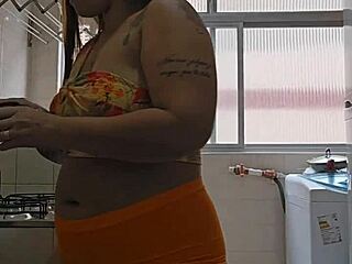 Usando Um Shorts Curto E Socado Pra Mostrar Que Eu Quero Vara