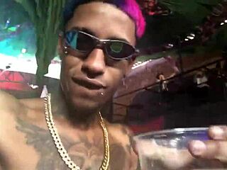 No motel com minha branquinha de 18 anos no pelo completo no red Instagram brinquedoator 😏🍑