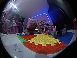 Oso de Peluche con Camara Oculta No Puedo Creer Lo Que Hace Mi Hermana Cuando Esta Sola en Su Cuarto