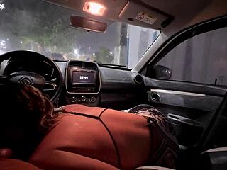 Casal spots a spot on the street and dives into hot group action with blonde wife in the car.