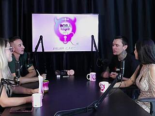 Começou no pornô fez collab depois de vender punheta a família foi difícil mas o pai e a mãe - Teh Angel Sheer Red