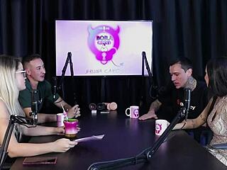 Começou no pornô fez collab depois de vender punheta a família foi difícil mas o pai e a mãe - Teh Angel Sheer Red