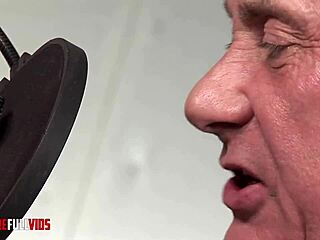 Gorgeous Brunette Lets Two Jerks Use Her Holes For Ass To Mouth Action In Wild Group Encounter