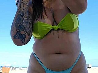 Hoje estou tão molhada que só de o pau encostar já entra she flashes excitedly.