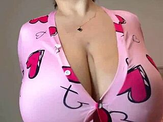 Hot Babe With Big Natural Tits Cowardly Dancing Juicy Moves