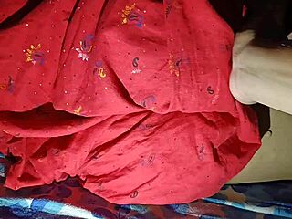 husband secretly showin asshole of his desi sleepin wife... so cute and sexy