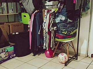 Oh man, check out this BBW gordita mexicana doing some cleaning in the room with her curvy Mexican Latina vibes.