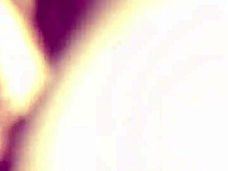 Hey, wanna see this island freak squirting everywhere?