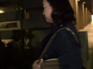 why does this japanese milf get deep machine fucking and squirting creampie in cheating threesome?